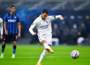 包含足球明星风光再现，比赛火爆程度超预期的词条