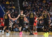 关于雄鹿防守稳固，助力球队保持不败战绩的信息