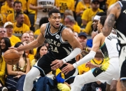 包含火箭官方公布新规，76人引发争议，字母哥球迷热议！的词条